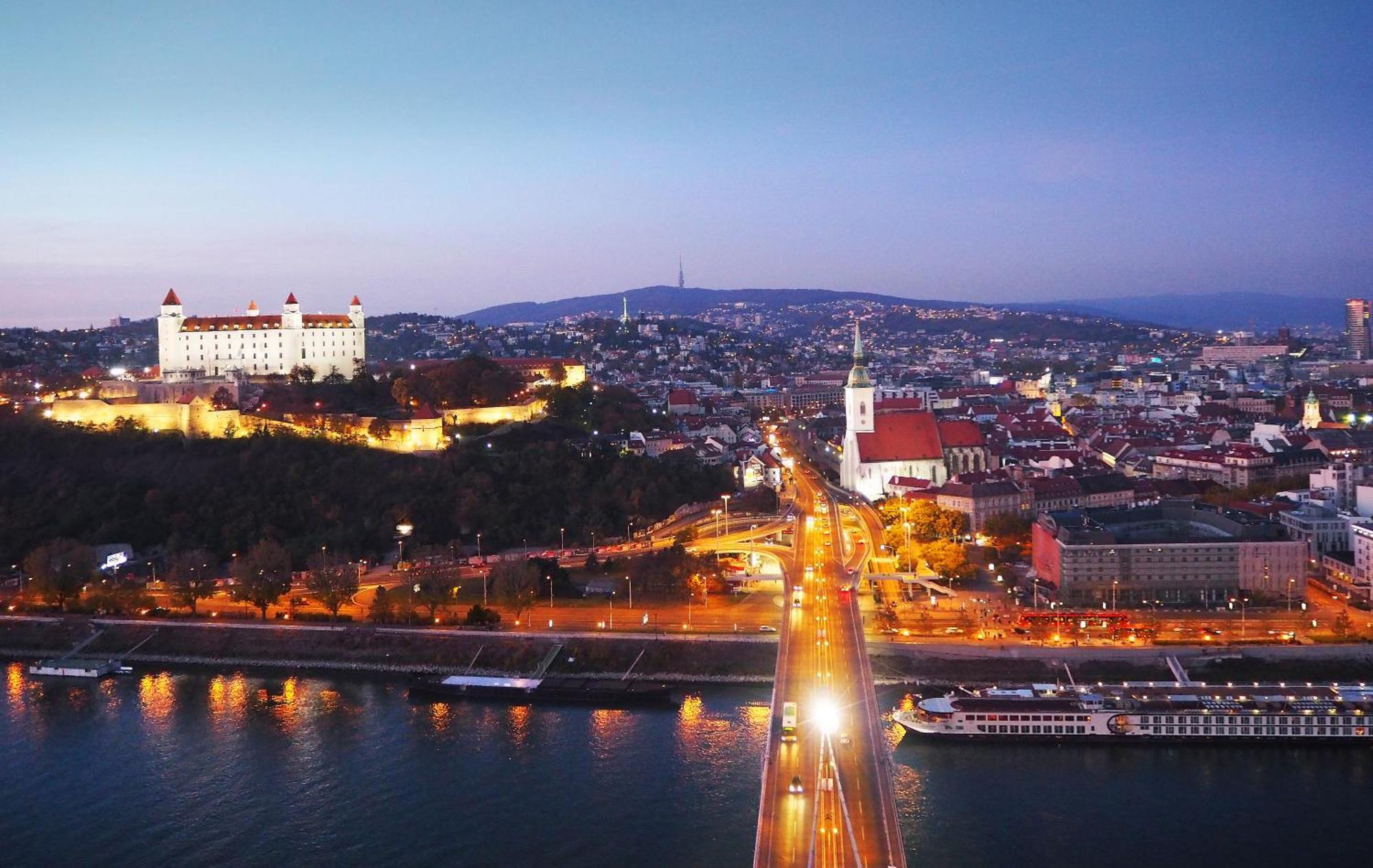 Air-Conditioned Studio, Close To City Centre & Tram Stop Bratislava Buitenkant foto