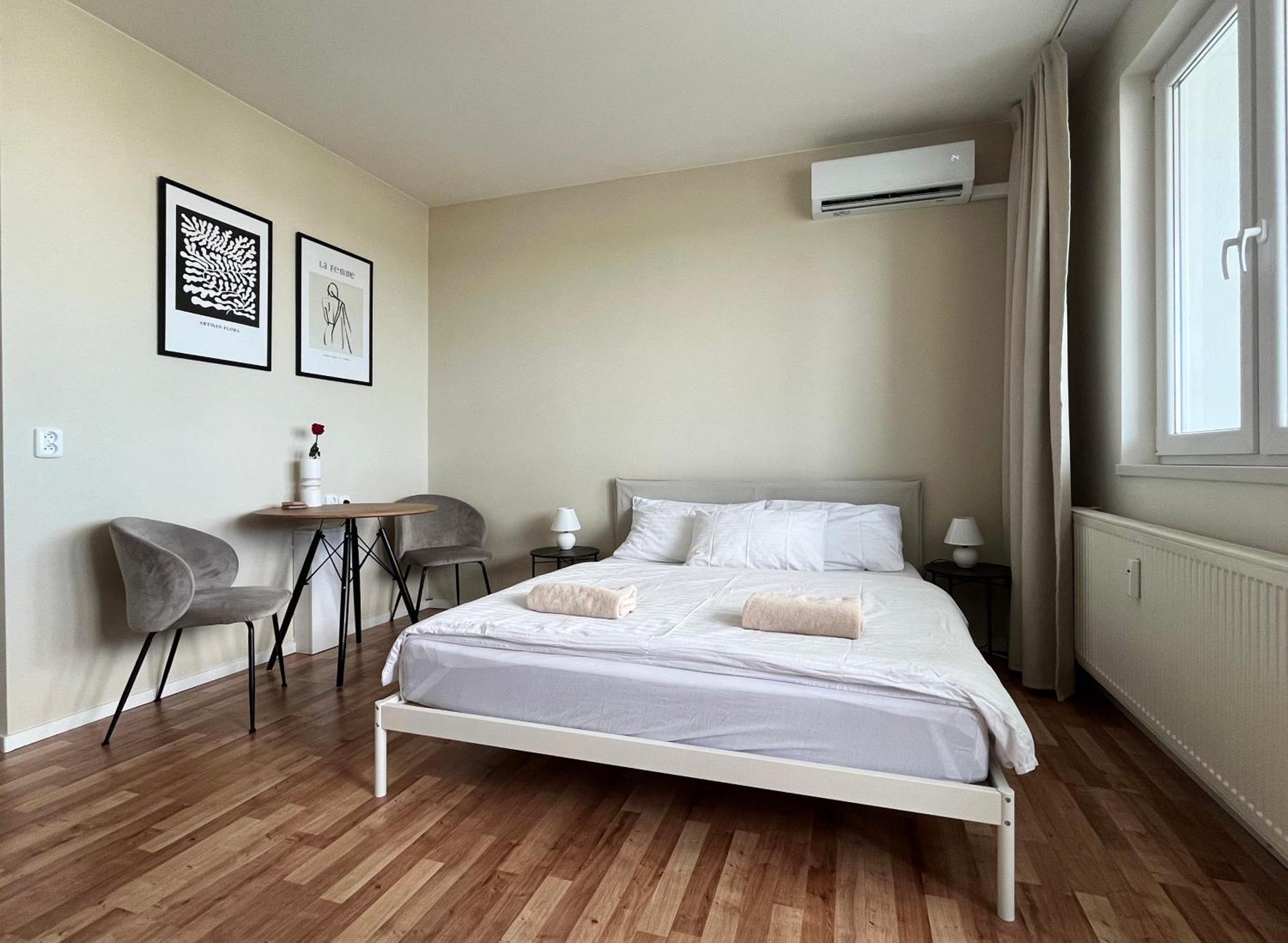 Air-Conditioned Studio, Close To City Centre & Tram Stop Bratislava Buitenkant foto